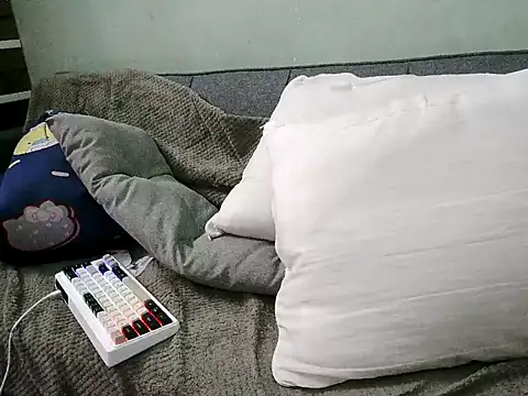 boyhigh1997 online show from September 29, 2025, 8:54 am