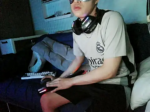 boyhigh1997 online show from March 19, 2026, 5:13 pm