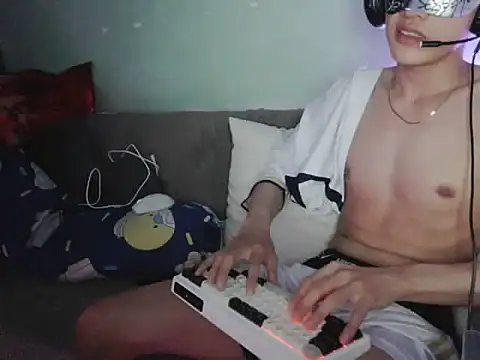 boyhigh1997 online show from October 19, 2025, 7:55 am