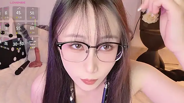 Snapshot of BoxedGyre- chatting on November 22, 2025, 1:37 am BoxedGyre- online show from November 22, 2025, 1:37 am