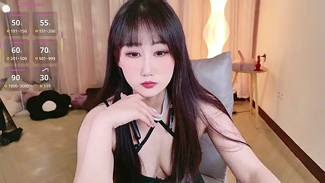 Snapshot of BoxedGyre- chatting on April 2, 2026, 2:13 pm BoxedGyre- online show from April 2, 2026, 2:13 pm