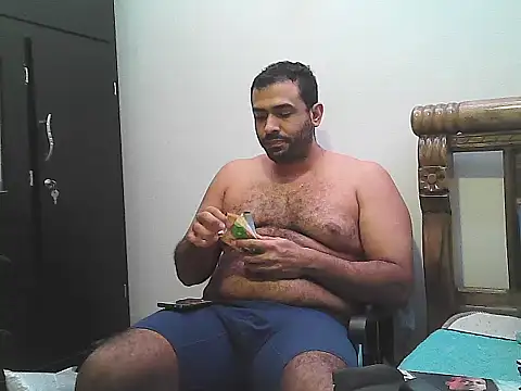 morenocabro10 online show from September 26, 2025, 8:05 pm