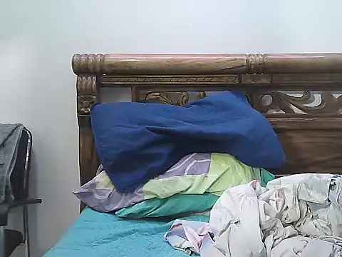 morenocabro10 online show from September 20, 2025, 11:32 pm