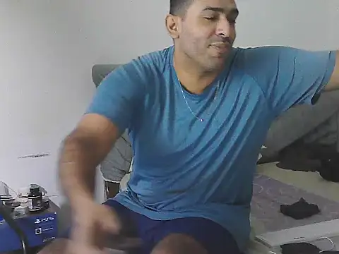 morenocabro10 online show from July 12, 2026, 9:37 pm