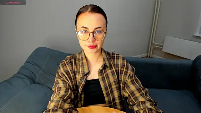 MewStella online show from May 30, 2026, 3:28 pm