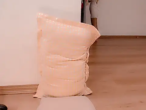 Tea Mei online show from November 15, 2025, 9:02 am