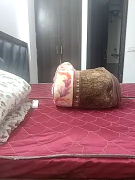 sweetpj online show from September 23, 2025, 5:42 pm