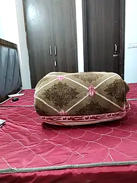 sweetpj online show from October 18, 2025, 5:59 pm