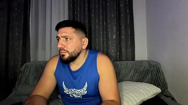 Gold Alpha Boy online show from November 5, 2025, 8:56 pm