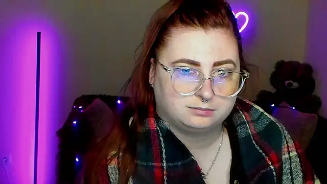 Snapshot of Alicia_love00 chatting on April 29, 2026, 5:33 am Alicia love00 online show from April 29, 2026, 5:33 am