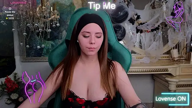 Snapshot of IvoryWood_ chatting on October 11, 2025, 10:05 am IvoryWood online show from October 11, 2025, 10:05 am