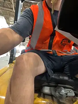 PuttieIn online show from September 29, 2025, 4:01 pm