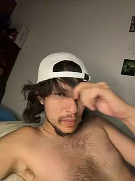 Luxx 14 online show from April 13, 2026, 4:49 am