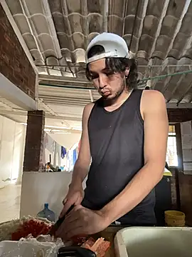 Snapshot of Luxx_14 chatting on February 21, 2026, 5:26 pm Luxx 14 online show from February 21, 2026, 5:26 pm