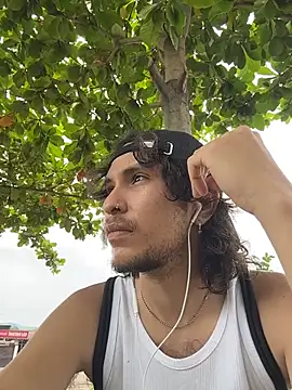 Luxx 14 online show from April 7, 2026, 6:43 pm