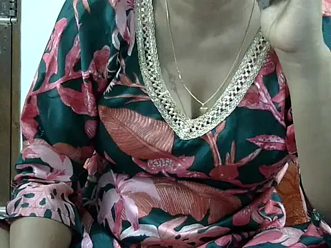 CHAMELI4747 online show from October 6, 2025, 8:15 am