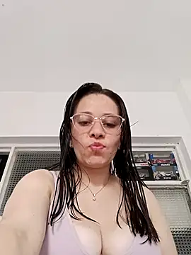 Isabella5 Brown  online show from November 23, 2025, 6:51 pm