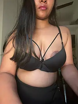 Snapshot of luv_johrrra chatting on July 6, 2026, 5:03 am luv johrrra online show from July 6, 2026, 5:03 am