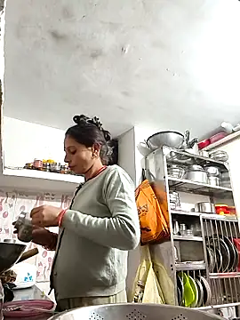 ISHANI-SINGH online show from November 18, 2025, 3:37 pm