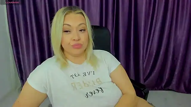 emmamaturre online show from December 14, 2024, 5:07 am