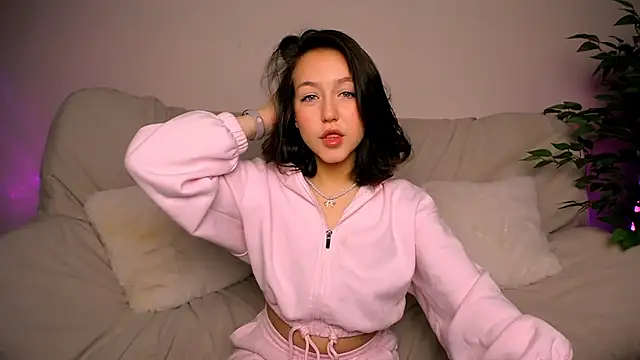 CindySparkl online show from November 24, 2025, 3:28 am