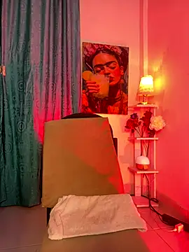 Megan-picozi online show from November 23, 2025, 2:32 am