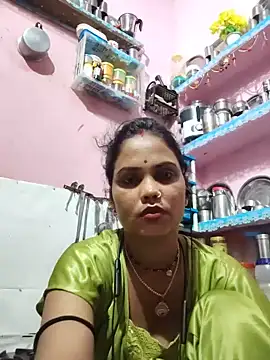 Snapshot of Cut_ragni chatting on August 1, 2026, 6:17 pm Cut ragni online show from August 1, 2026, 6:17 pm