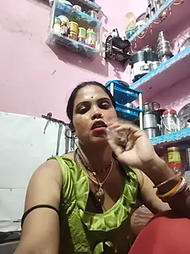 Snapshot of Cut_ragni chatting on August 2, 2026, 5:10 pm Cut ragni online show from August 2, 2026, 5:10 pm