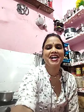 Snapshot of Cut_ragni chatting on April 8, 2026, 5:36 pm Cut ragni online show from April 8, 2026, 5:36 pm