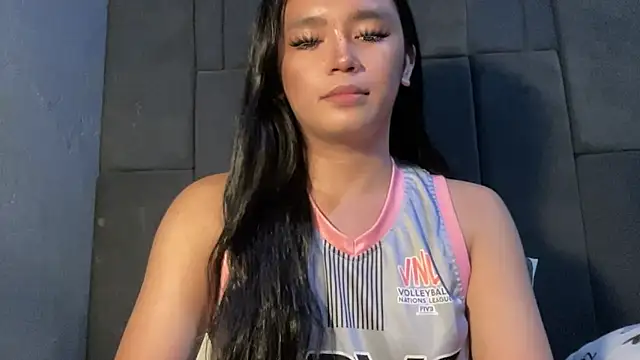 Claudia Johnson online show from October 2, 2025, 12:30 pm