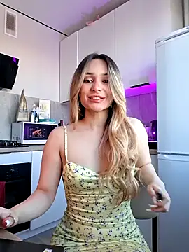 Chloe Ravens online show from April 16, 2026, 5:08 am