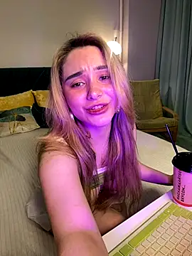 Chloe Ravens online show from October 9, 2025, 8:20 pm