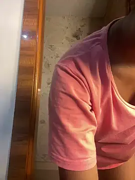 Snapshot of mickle_james chatting on June 4, 2026, 3:55 am mickle james online show from June 4, 2026, 3:55 am