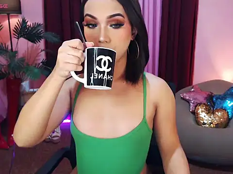 Snapshot of UrasianBIGcock696 chatting on October 22, 2025, 4:39 pm UrasianBIGcock696 online show from October 22, 2025, 4:39 pm