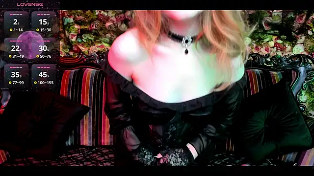 Snapshot of EllieMori chatting on November 3, 2025, 12:38 am EllieMori online show from November 3, 2025, 12:38 am