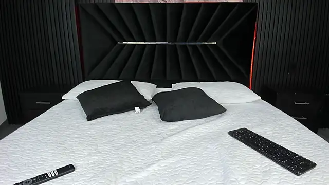 Bigsexxyass online show from October 15, 2025, 8:11 am