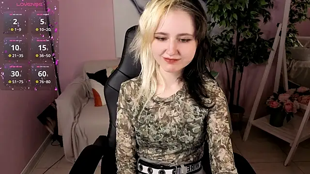 girl next doorr online show from April 19, 2026, 6:10 pm