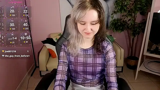 Snapshot of girl_next_doorr chatting on June 7, 2026, 12:54 pm girl next doorr online show from June 7, 2026, 12:54 pm