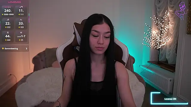 Snapshot of FataleNellie chatting on April 30, 2026, 8:57 pm FataleNellie online show from April 30, 2026, 8:57 pm