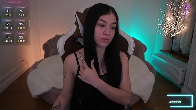 Snapshot of FataleNellie chatting on April 30, 2026, 8:49 pm FataleNellie online show from April 30, 2026, 8:49 pm