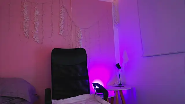 Violet moon24 online show from October 29, 2025, 10:09 pm