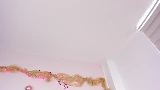 missweetpeach online show from December 14, 2025, 7:30 pm