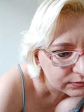 Snapshot of VikaKing chatting on September 17, 2025, 8:05 am VikaKing online show from September 17, 2025, 8:05 am