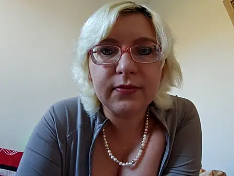 Snapshot of VikaKing chatting on November 6, 2025, 10:08 am VikaKing online show from November 6, 2025, 10:08 am