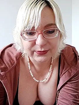 Snapshot of VikaKing chatting on November 1, 2025, 10:09 am VikaKing online show from November 1, 2025, 10:09 am