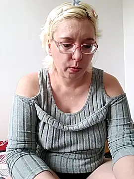 Snapshot of VikaKing chatting on September 30, 2025, 9:15 am VikaKing online show from September 30, 2025, 9:15 am