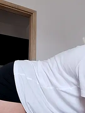 Snapshot of VikaKing chatting on September 24, 2025, 12:11 pm VikaKing online show from September 24, 2025, 12:11 pm