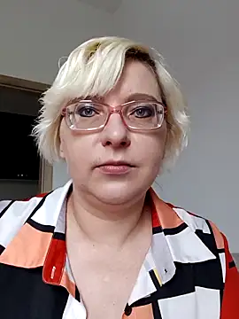 Snapshot of VikaKing chatting on October 23, 2025, 8:57 am VikaKing online show from October 23, 2025, 8:57 am