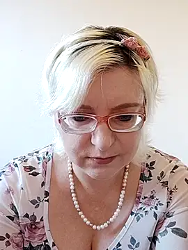 Snapshot of VikaKing chatting on November 7, 2025, 8:08 am VikaKing online show from November 7, 2025, 8:08 am