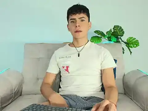 CamiiGuzmanX online show from September 20, 2025, 7:30 pm